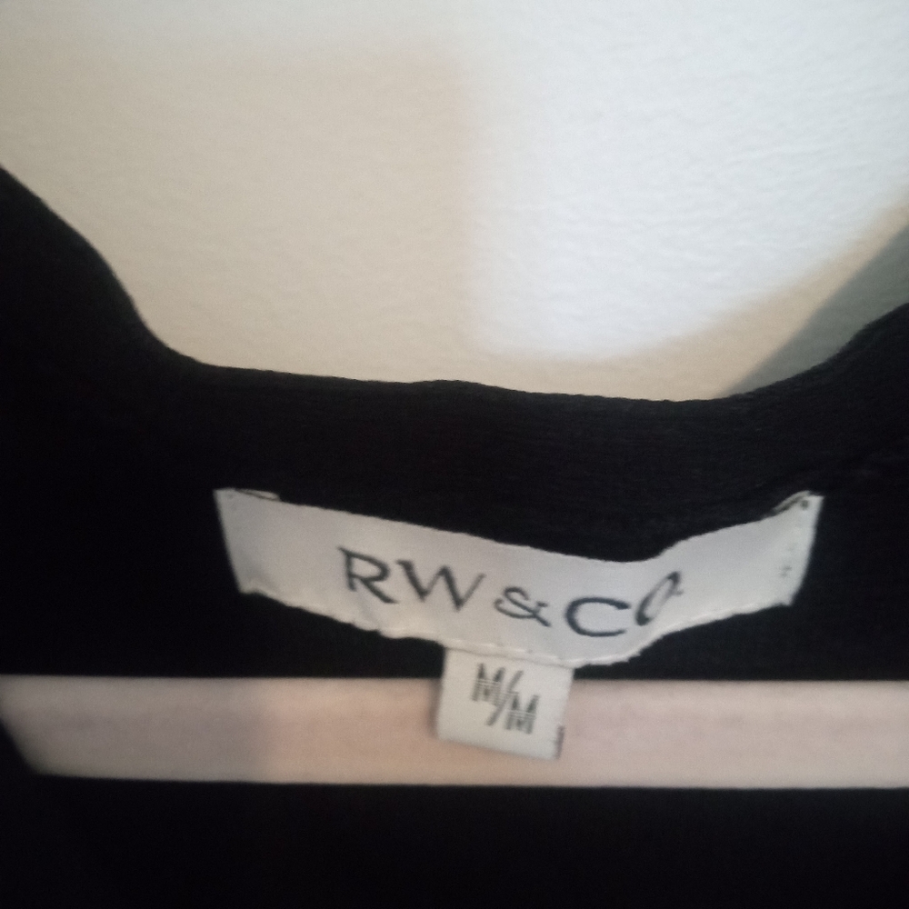 RW&CO. Black Ribbed V-Neck Button-Up Top - Picture 5 of 7